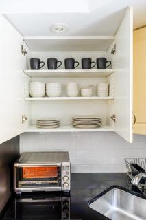 Modern 3BR Townhouse with Private Rooftop & Parking Minutes to NYC - 5