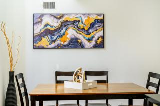 Modern 3BR Townhouse with Private Rooftop & Parking Minutes to NYC - 4