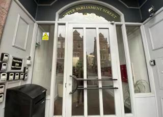 Heart of Notts, Spacious Studio, Great City Views - 9