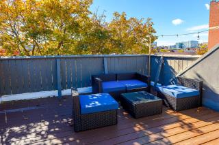 Modern 3BR Townhouse with Private Rooftop & Parking Minutes to NYC - 4
