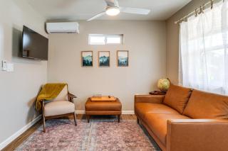 Couples Retreat! Shop, Dine, Explore Dtwn Oakdale - 6