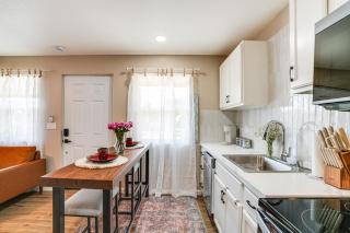 Couples Retreat! Shop, Dine, Explore Dtwn Oakdale - 2