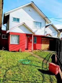 Casa Grande roja para 7 personas - 0