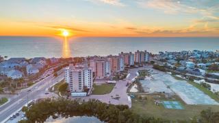 Walk to the Beach - Sunset Studio 5706 - 8