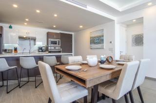 Cozy beach front getaway Encantame Towers E304 - 5