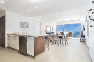 Amazing 2 bedroom Beach Front Condominium at Encantame C1102 - 8