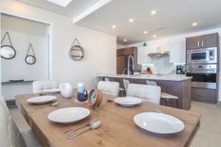 Cozy beach front getaway Encantame Towers E304 - 3