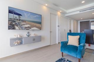 Splash in The New Lazy River and Sleep In Luxury Encantame Velero 1103 - 4