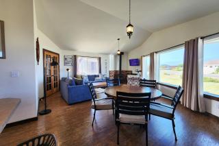 Ocean View, Walk to Everything! Dog Friendly! Wheelhouse Cottage - 5