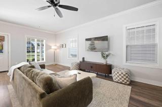 Hawthorne Haven - 2 mi to DT - Direct Trail Access - 2