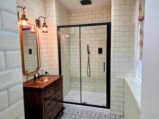 The New Inn by Roomsbooked - Gloucester - 4