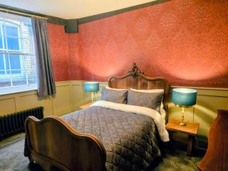 The New Inn by Roomsbooked - 2