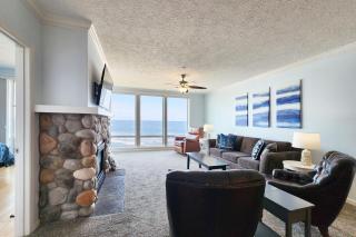 Spectacular Ocean Front Condo with Community Club House & Pool! Whale Crossing - 7