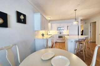 Spectacular Ocean Front Condo with Community Club House & Pool! Whale Crossing - 3