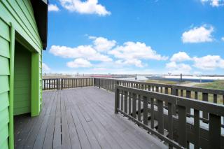 Escape Bay Views Large Deck Group Ready - 3