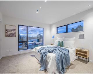 Private One-Bedroom Townhouse Cosy & Stylish - 0