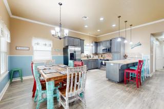 Inviting Gulf Views Pet Friendly Sleeps 12 - 2