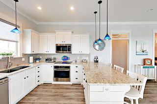 Escape Canal Front Boat Deck Fishing Spot - 1