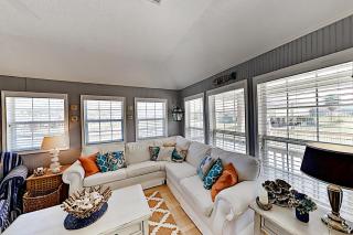 Escape Steps to Beach Large Deck Group Ready - 8