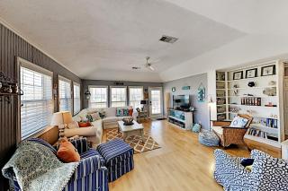 Escape Steps to Beach Large Deck Group Ready - 7