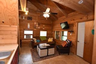 Jones Riverside Cabin - 2