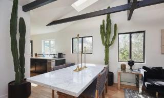 Renovated 3 Bedroom Venice Bungalow with Outdoor Oasis - 5