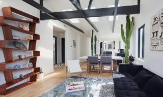 Renovated 3 Bedroom Venice Bungalow with Outdoor Oasis - 1