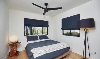 Renovated 3 Bedroom Venice Bungalow with Outdoor Oasis - 3