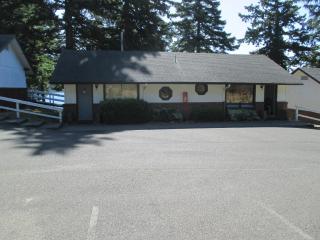 Woahink Lake Suites - 6