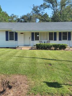 Charming 3-bedroom cottage - 0