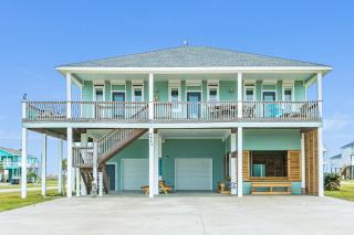 Escape Gulf Views Basketball Hoop Sleeps 16 - 8
