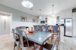 Escape Gulf Views Basketball Hoop Sleeps 16 - 5