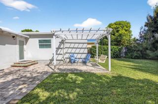 Delray Daydream Home for 8 - 9