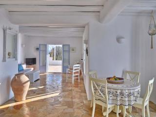 Elegant Paros Retreat Overlooking Antiparos Bay - 8