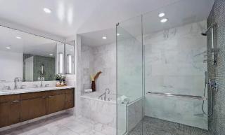 Luxury 1 Bedroom Santa Monica Condo with Park View - 8