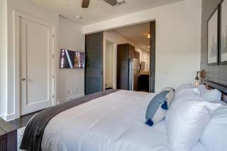 Lofts At 30th - Urban Sky Suite - Mins to Broadway - 9