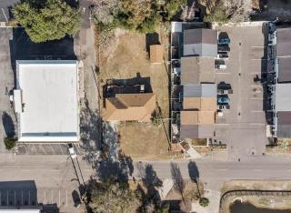 Lovely Central, Near Beach, 2 King Beds, Huge Private Yard, Deck, Patio, Firepit, & BBQ, Ocean View - 8