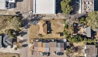 Lovely Central, Near Beach, 2 King Beds, Huge Private Yard, Deck, Patio, Firepit, & BBQ, Ocean View - 2