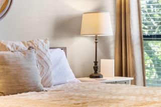 Lake Access Condo - Condo for 4 - 4