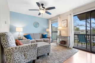 Great Day - Picture-Perfect Condo in Pointe Royale - 3