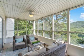 Lakeview Enchantment with Balcony - 8