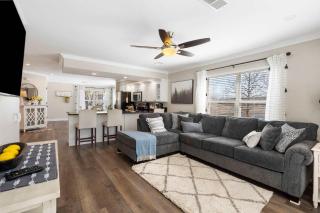 Lakeview Enchantment with Balcony - 3