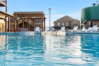 A Birds Eye Bridge View - 5 BDR with Private Hot Tub - 7