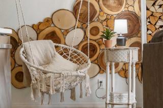 Tranquil Treehouse Loft - Golf Course Views - 4