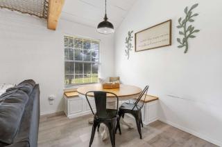 Tranquil Treehouse Loft - Golf Course Views - 2