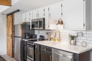 Tranquil Treehouse Loft - Golf Course Views - 1