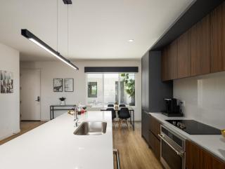 Apache - 4 Units - Hot Tub - Heart of Old Town - 8