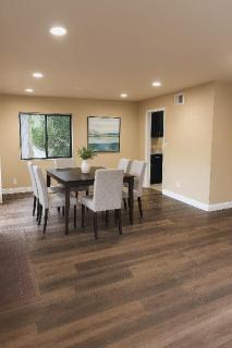 Remodeled 2 Bedroom Apartment Steps from the Beach - 0