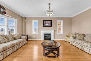 Luxury Mansion by Toronto and YYZ with Large Backyard Weddings - 8