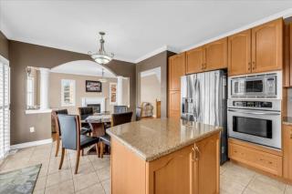 Luxury Mansion by Toronto and YYZ with Large Backyard Weddings - 2